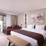 S Boutique 5*