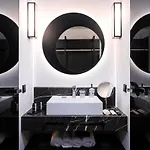 S Boutique 5*