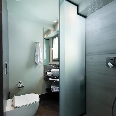 S Boutique 5*