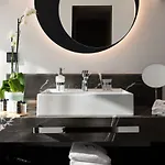 S Boutique