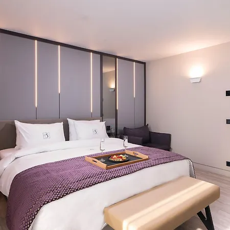 S Boutique 5*
